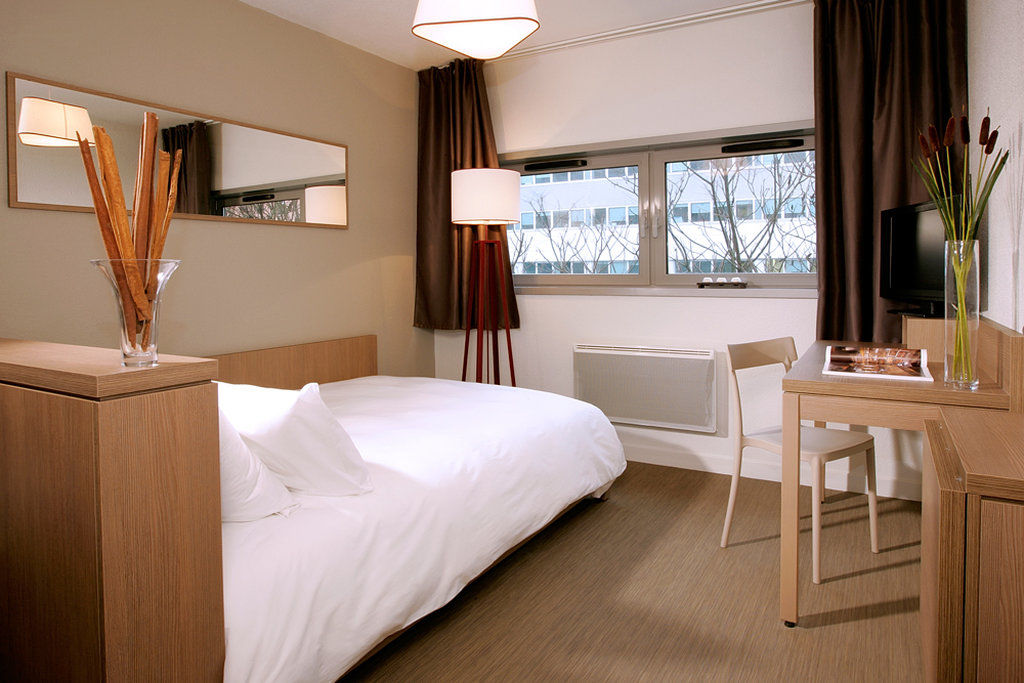เซนิจูด โฮเทล-เรสซิเดนซ์ นาร์บอน ซองทร์ Aparthotel นาร์บอนน์ ภายนอก รูปภาพ