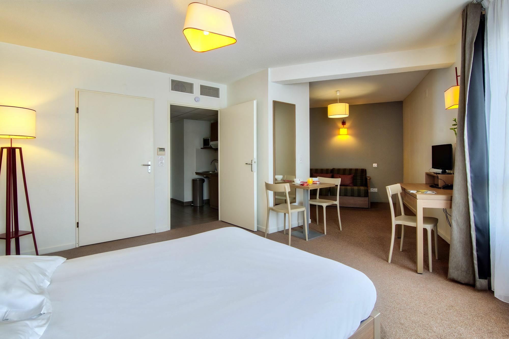 เซนิจูด โฮเทล-เรสซิเดนซ์ นาร์บอน ซองทร์ Aparthotel นาร์บอนน์ ภายนอก รูปภาพ